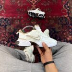 کتونی v2k نایکی سفید نسکافه ای